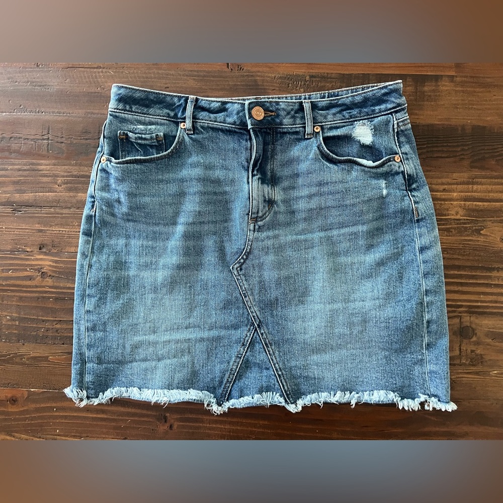 Women’s Loft High Rise Medium Wash Denim Mini Skirt,Size 8